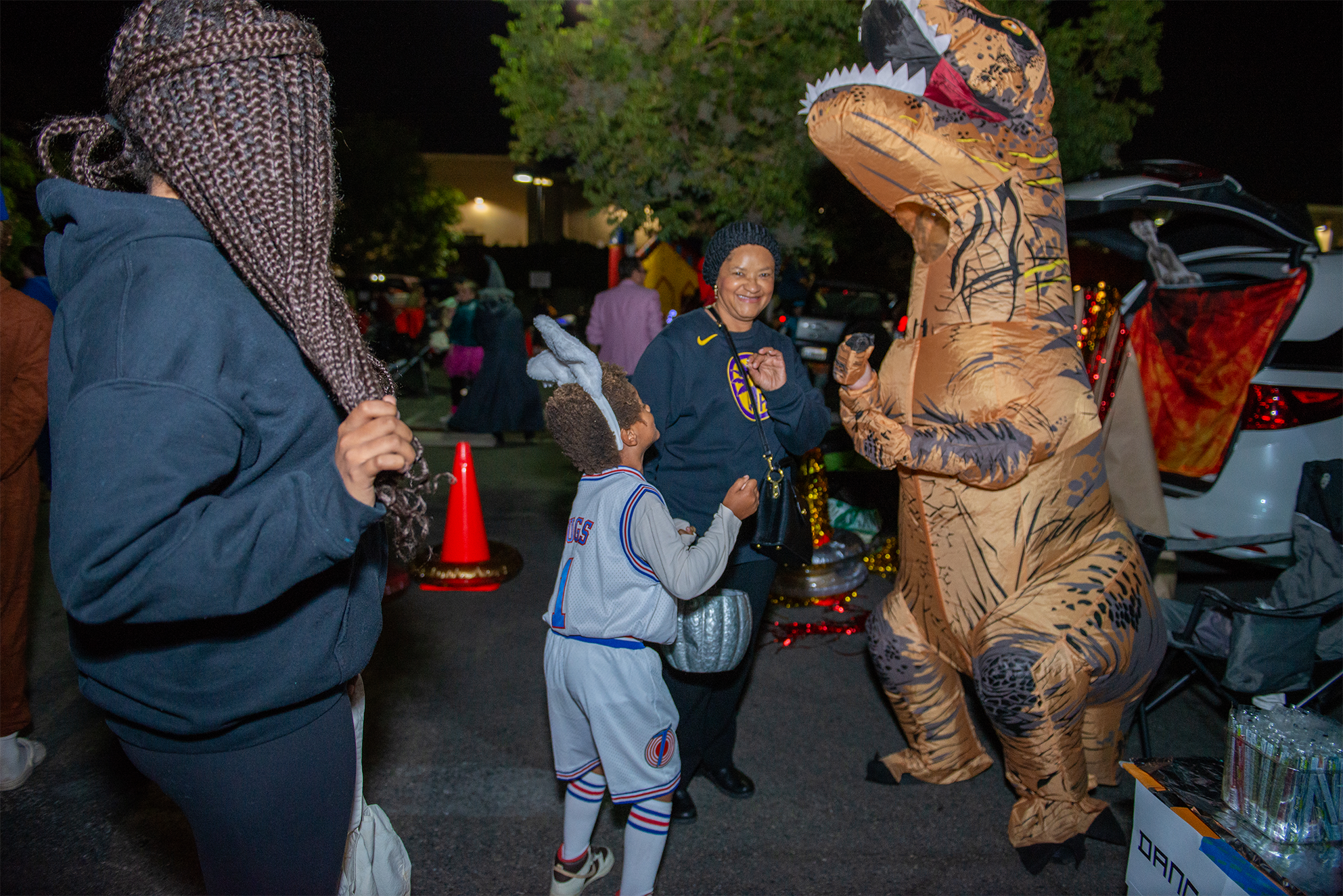 2410CM_TrunkOrTreat_LS03