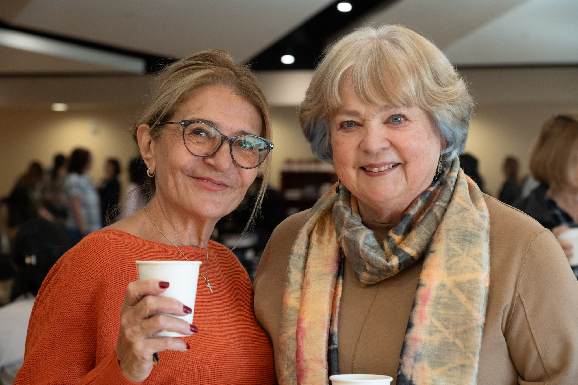 2501WM_WomenTogether