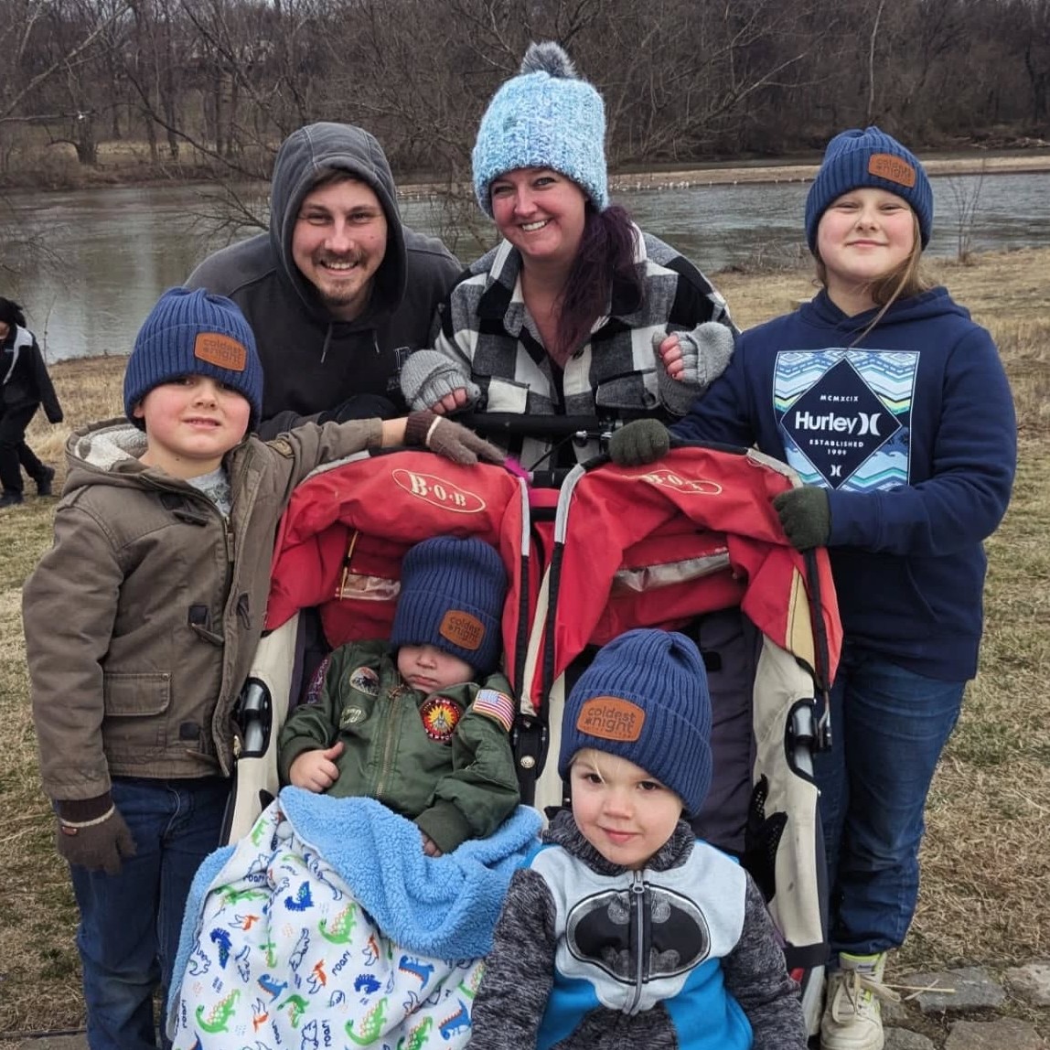 Photo of Jon, Sarah and his 4 children