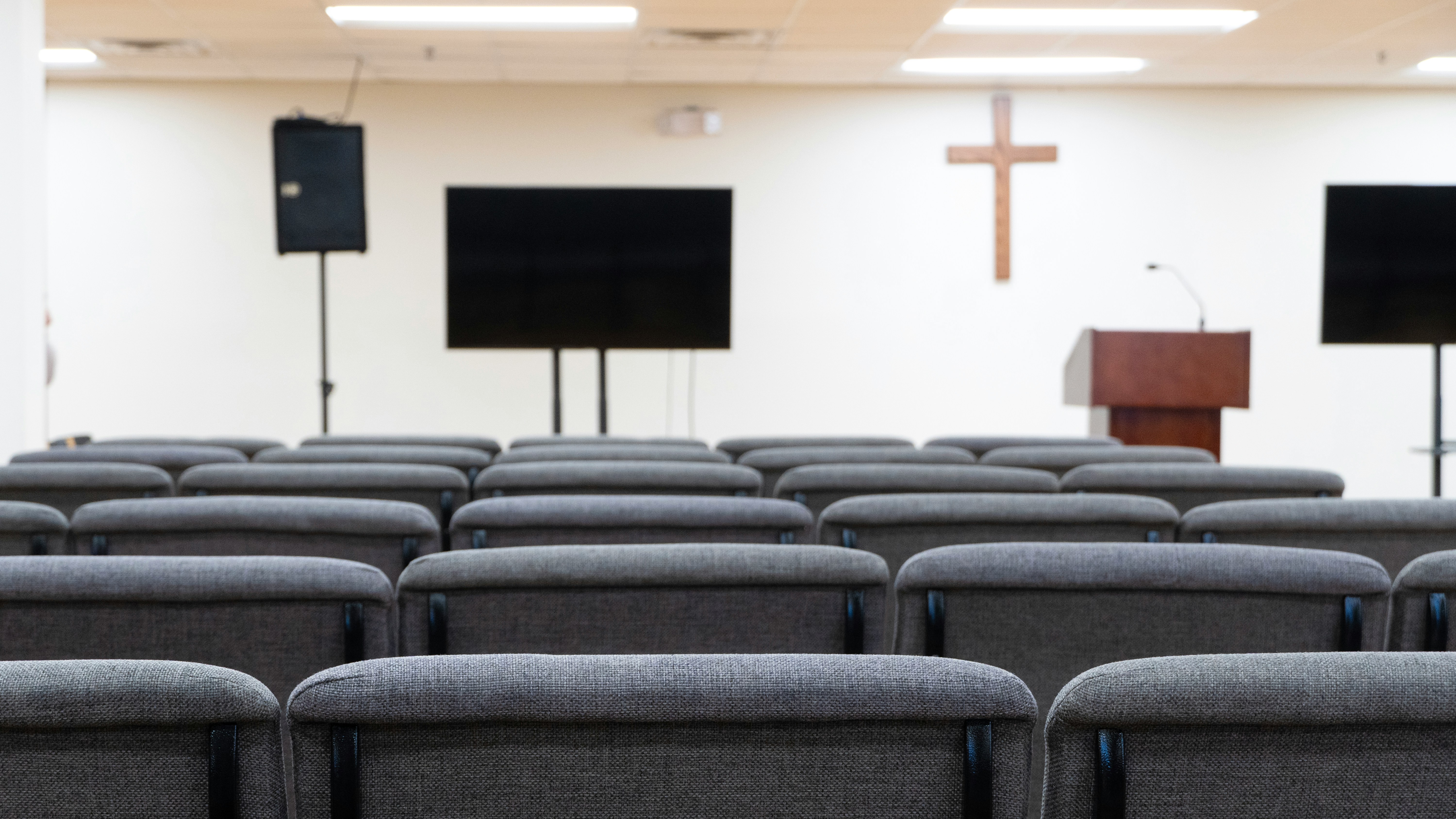 church-chairs-2-mMJw-unsplash image