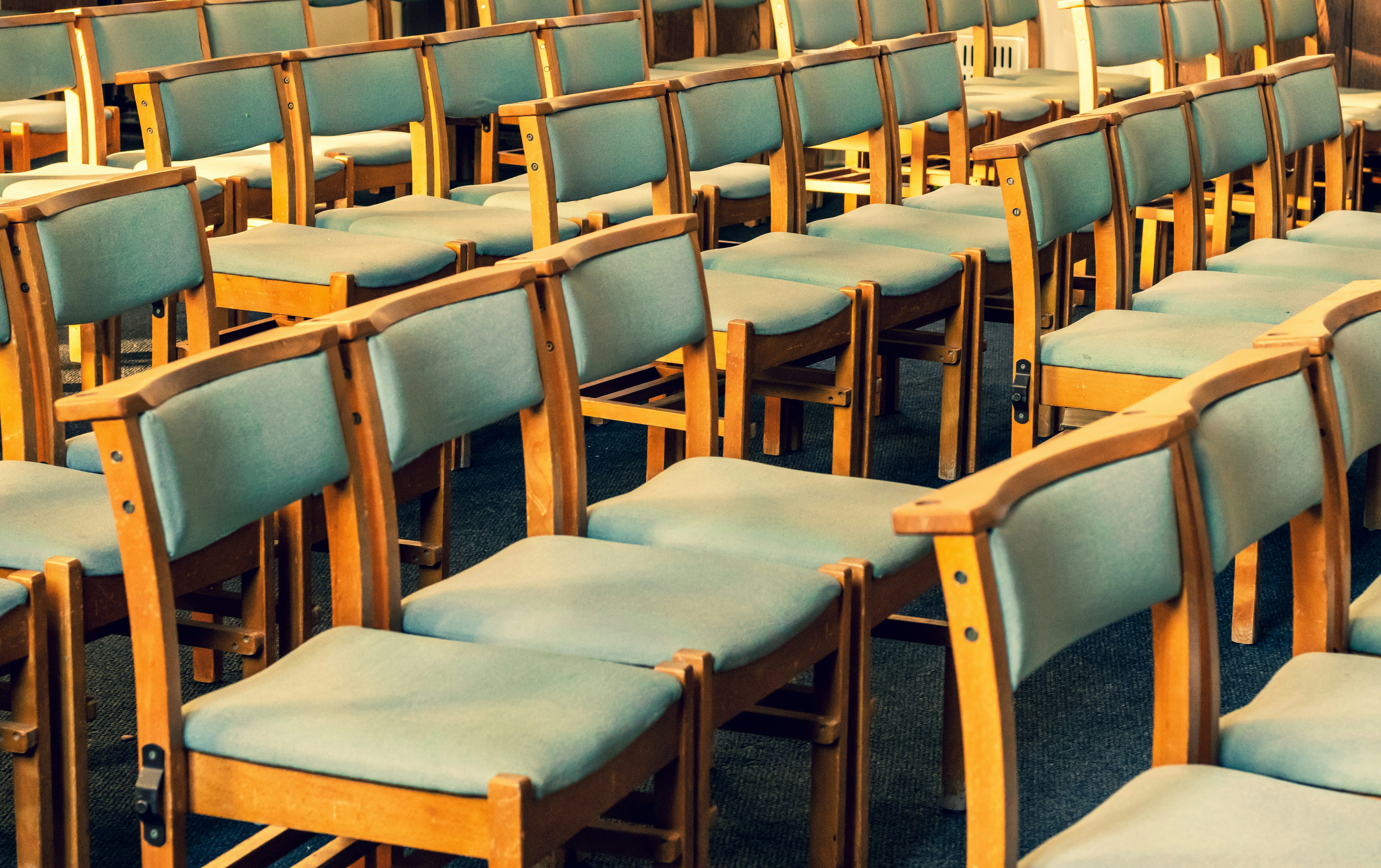 church-chairs-xsLspDntmw0-unsplash image
