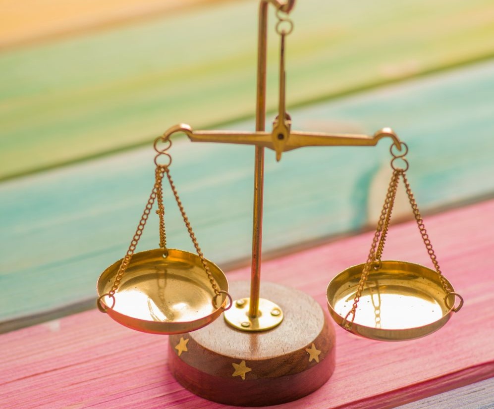 justice-elena-mozhvilo-j06gLuKK0GM-unsplash