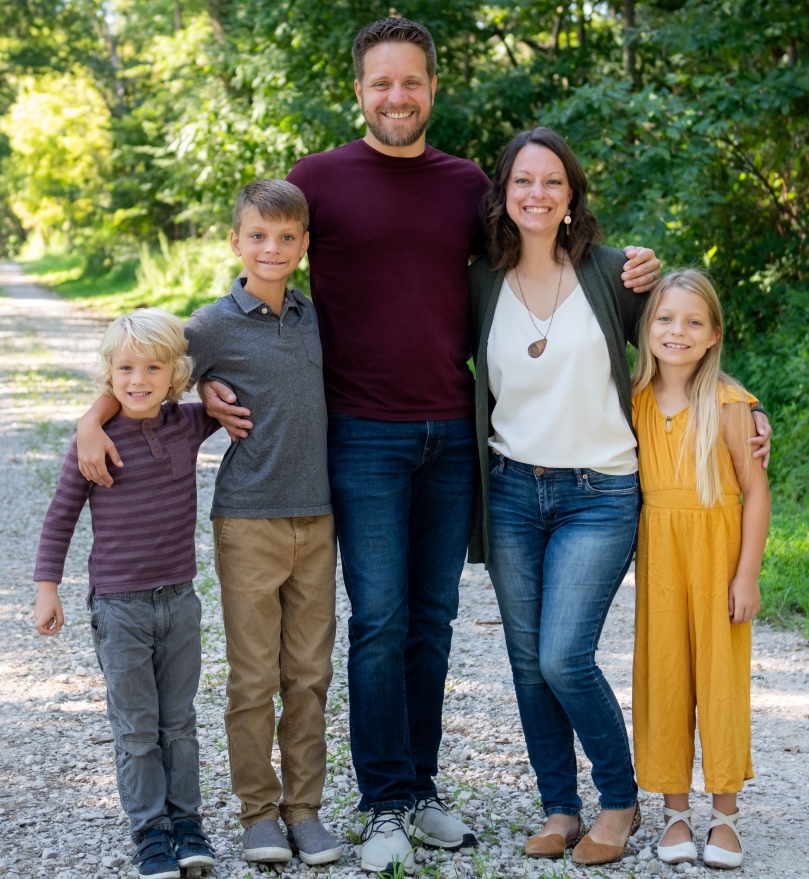 Schmitt Family 2024 smaller 25%