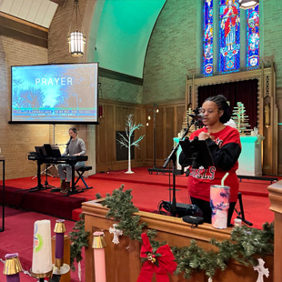 Christmas at Trinity Galewood in Chicago - 002