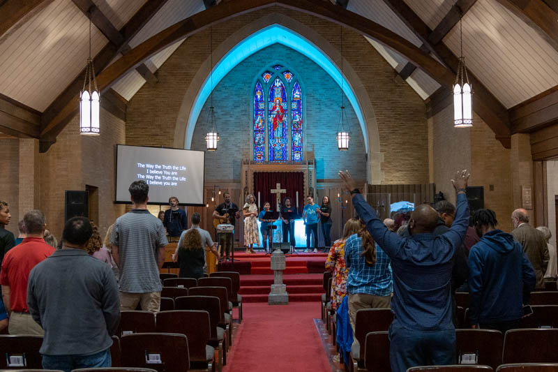 Worship at Trinity Galewood in Chicago