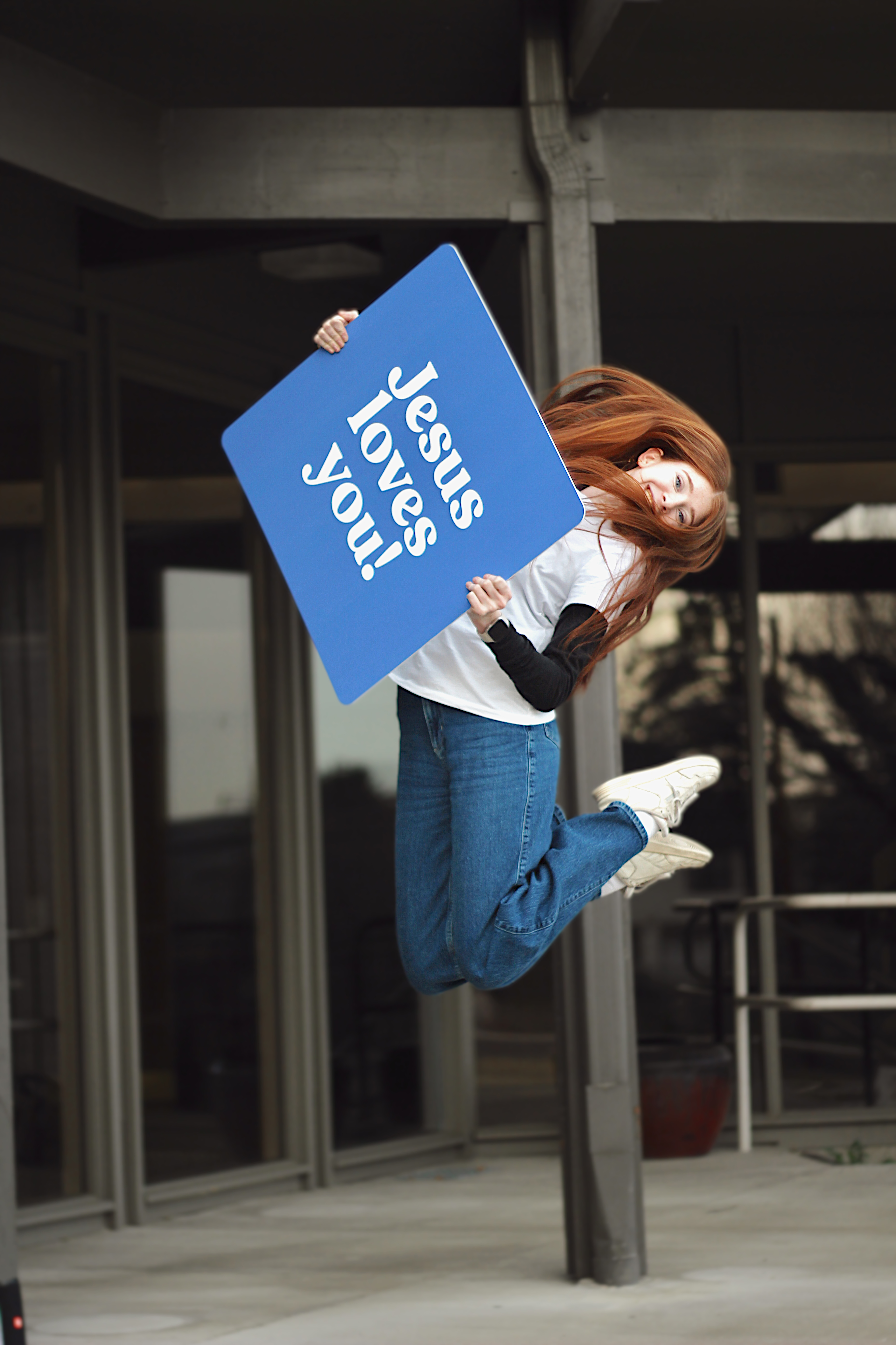left floating image