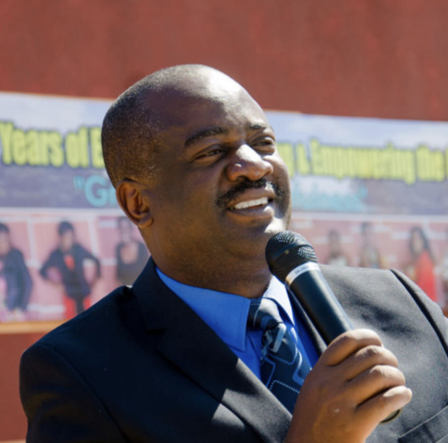 speaker photo