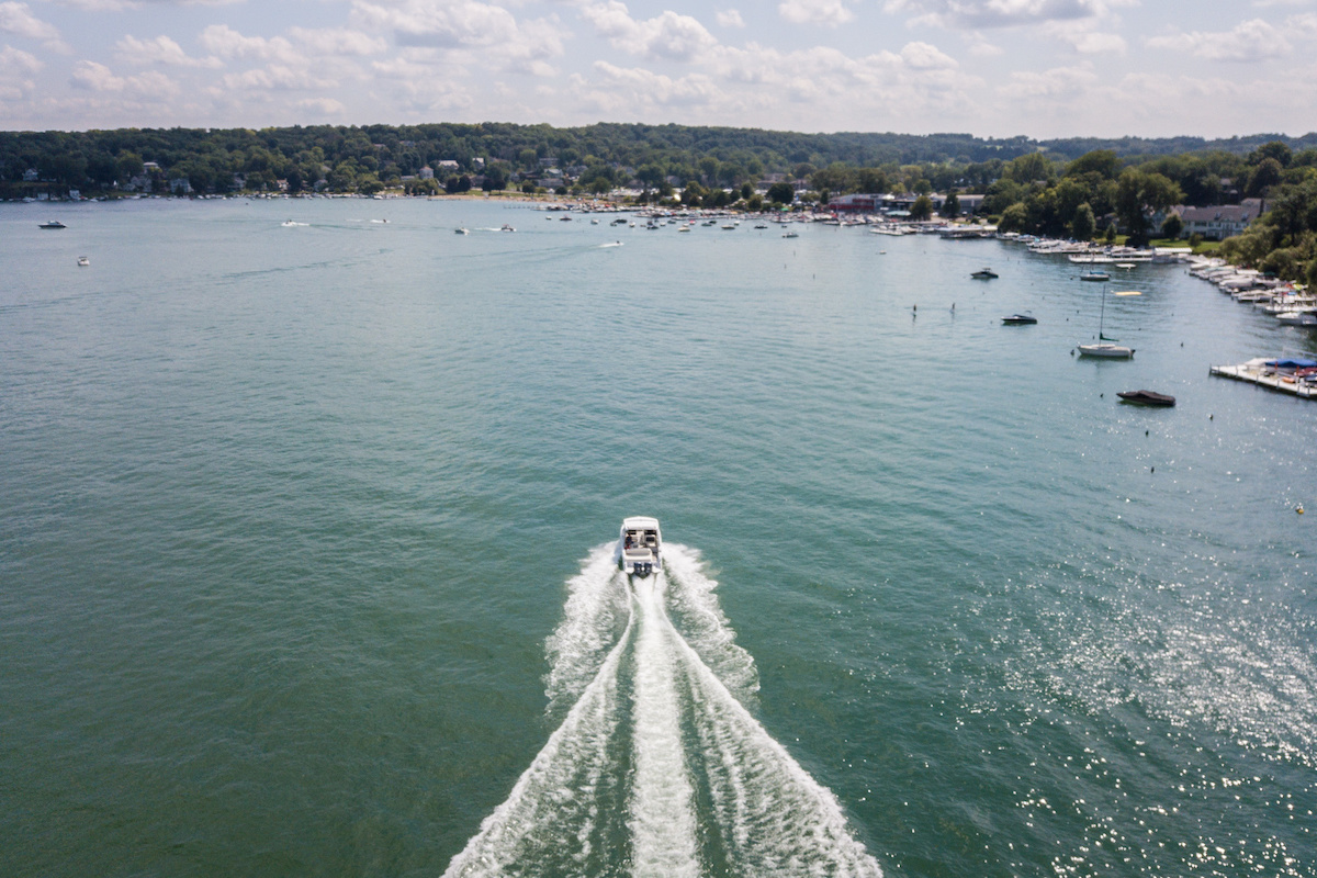 best-lake-boats image