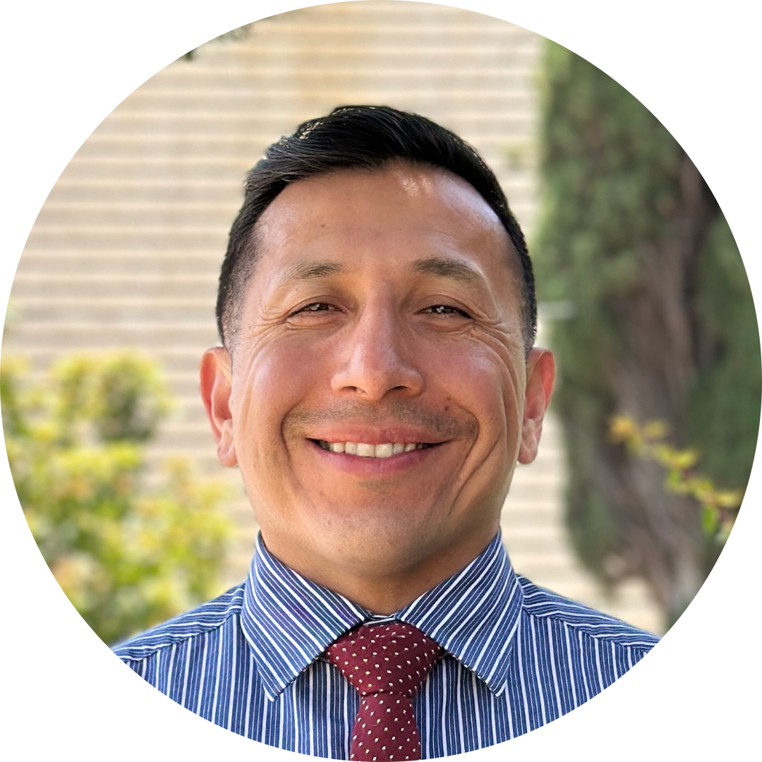 Edgar Circle Portrait Sample